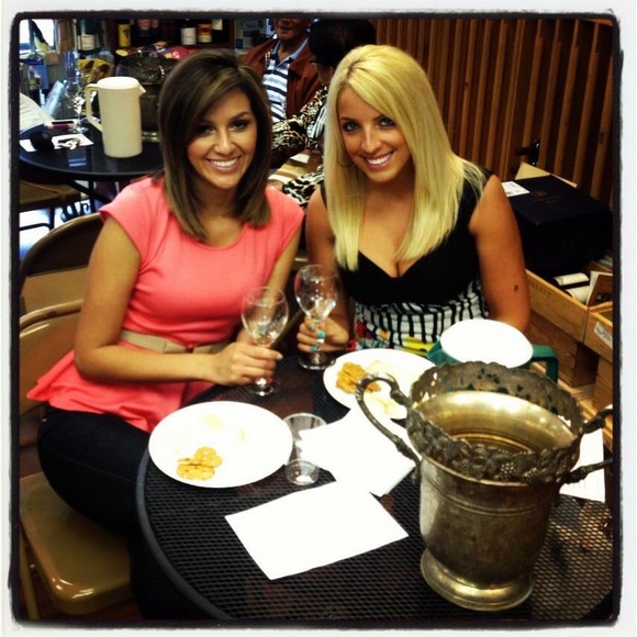 Wet Seal Tank - Size Small - Picture 2 of 3